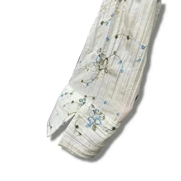 apt.9 Women's Floral Button-Up Shirt White Size M Long Sleeve - Picture 3 of 8